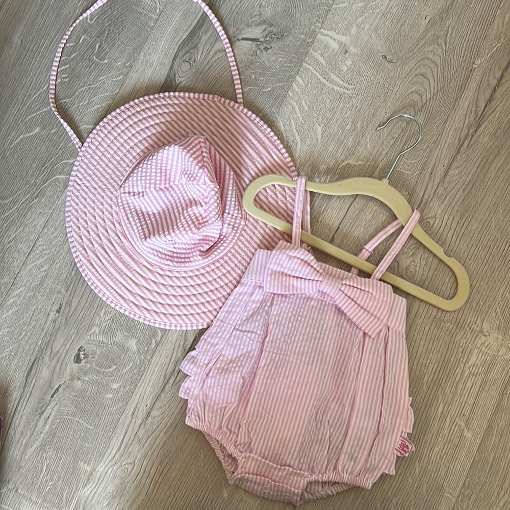 Ruffle butt bathing suit with hat